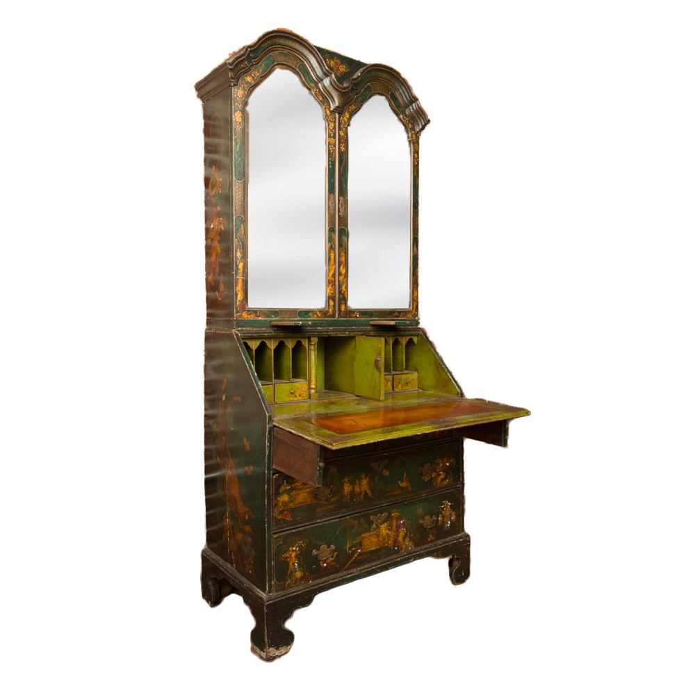 A George I green Japanned and parcel gilt lacquer bureau cabinet with Chinoiserie decoration, 18th C.